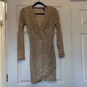 Windsor Gold Sequin Long Sleeve Dress